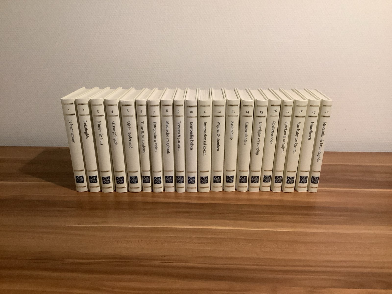 Grote collectie boeken over diverse onderwerpen, Ophalen, Zo goed als nieuw