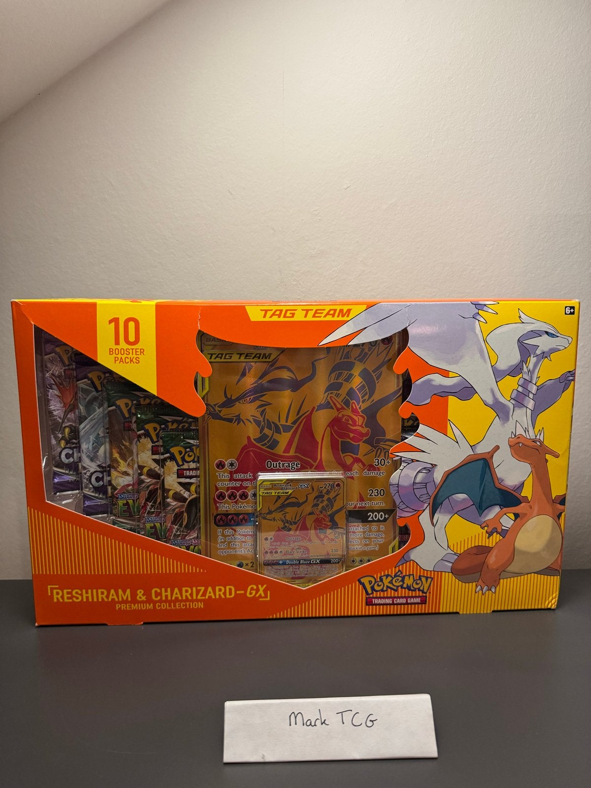 Pokémon TCG Reshiram & Charizard-GX Premium Collection, Ophalen of Verzenden, Nieuw, Overige typen