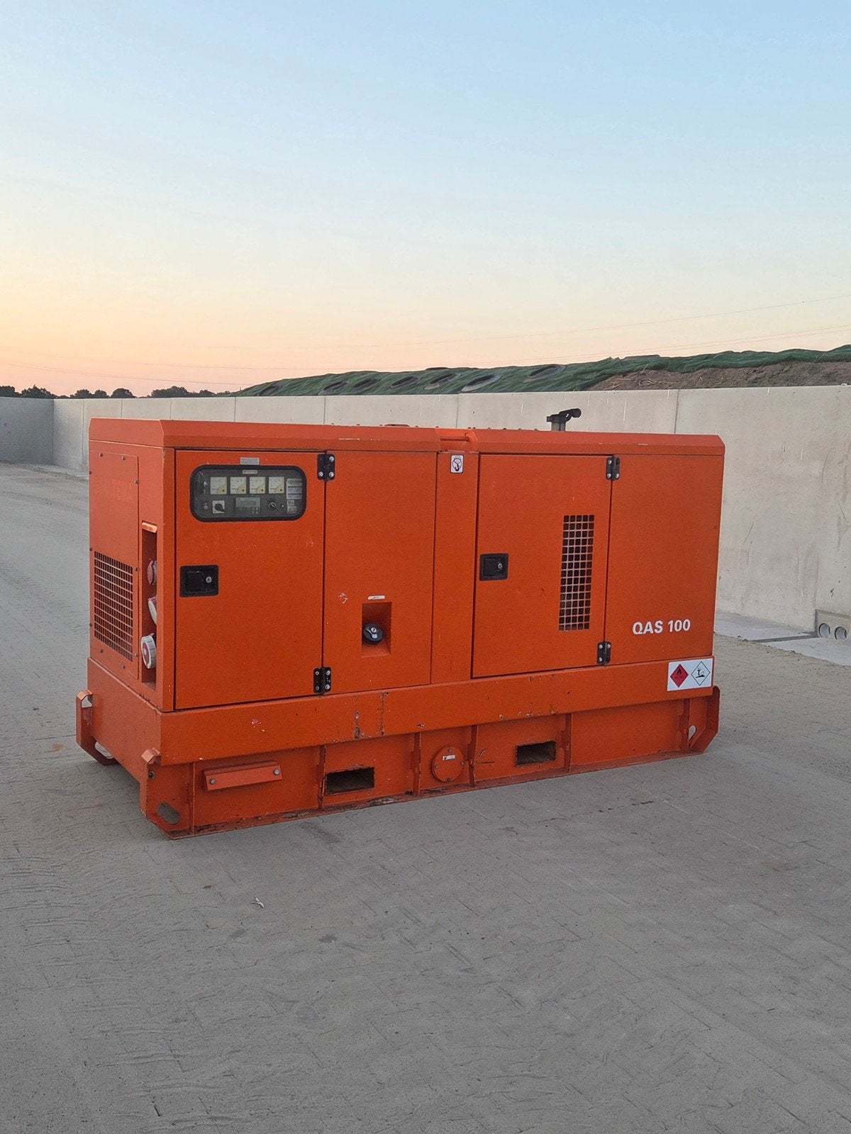 Atlas Copco QAS 100 KVA Aggregaat - Stil en Goed Onderhouden, Ophalen, Gebruikt, Dieselolie, Geluidgedempt