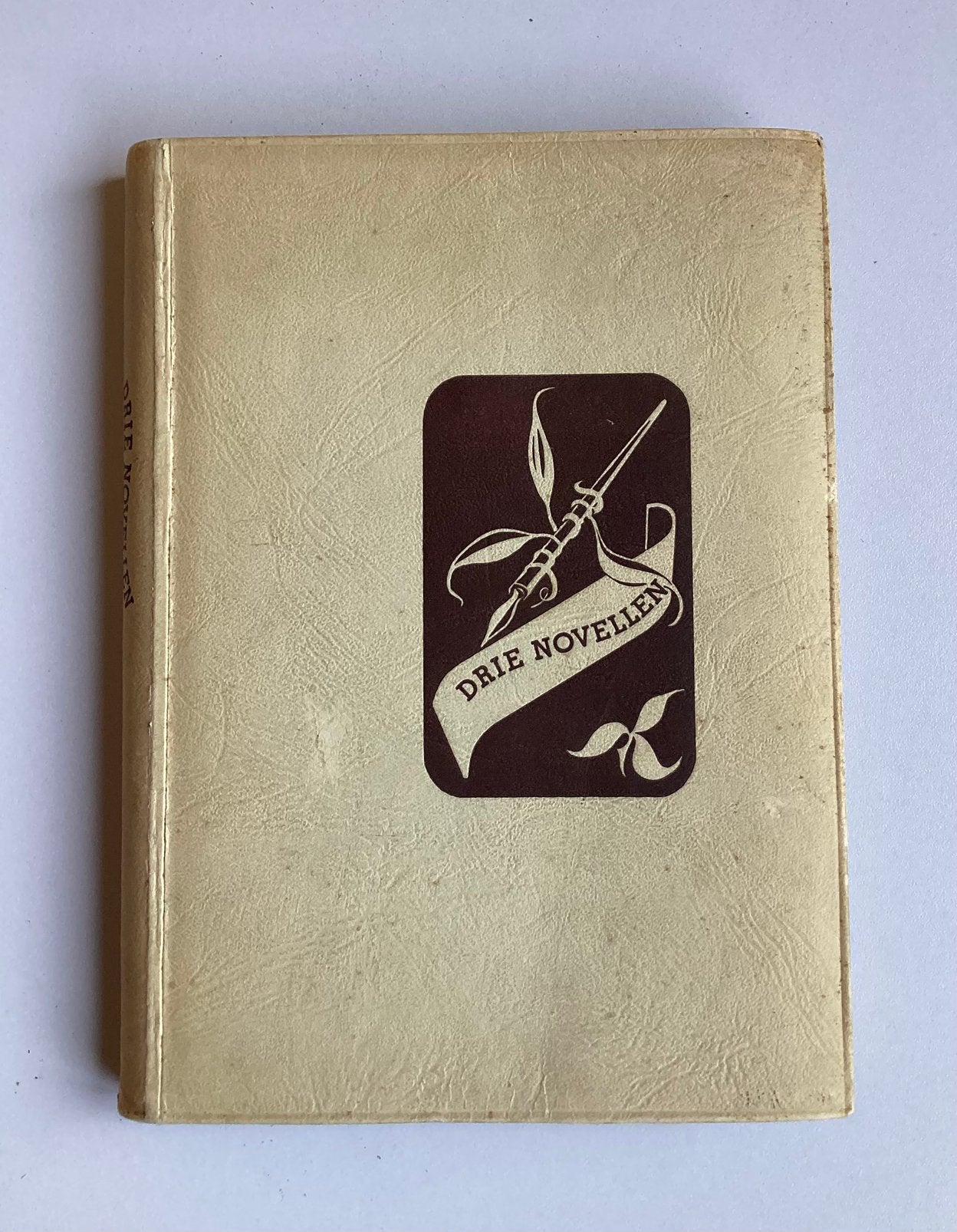 Drie novellen, boekenweekgeschenk 1939, Antiek en Kunst, Ophalen of Verzenden