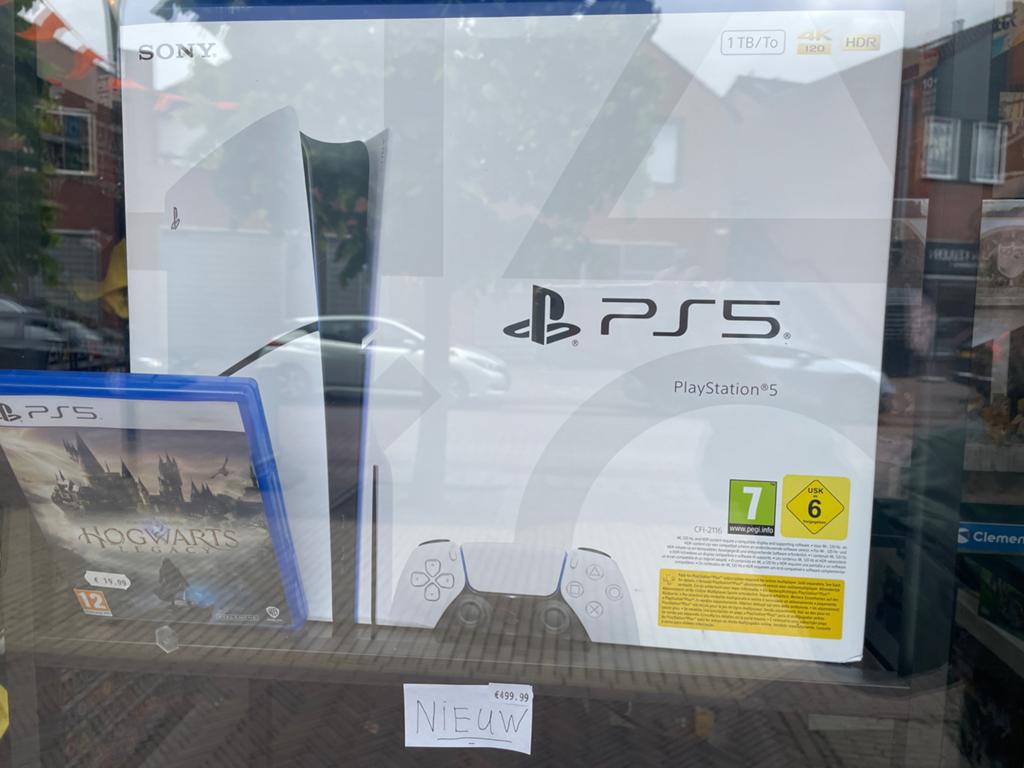 PlayStation 5 (PS5) Disc Edition - Nieuw in doos, Ophalen of Verzenden, Zo goed als nieuw