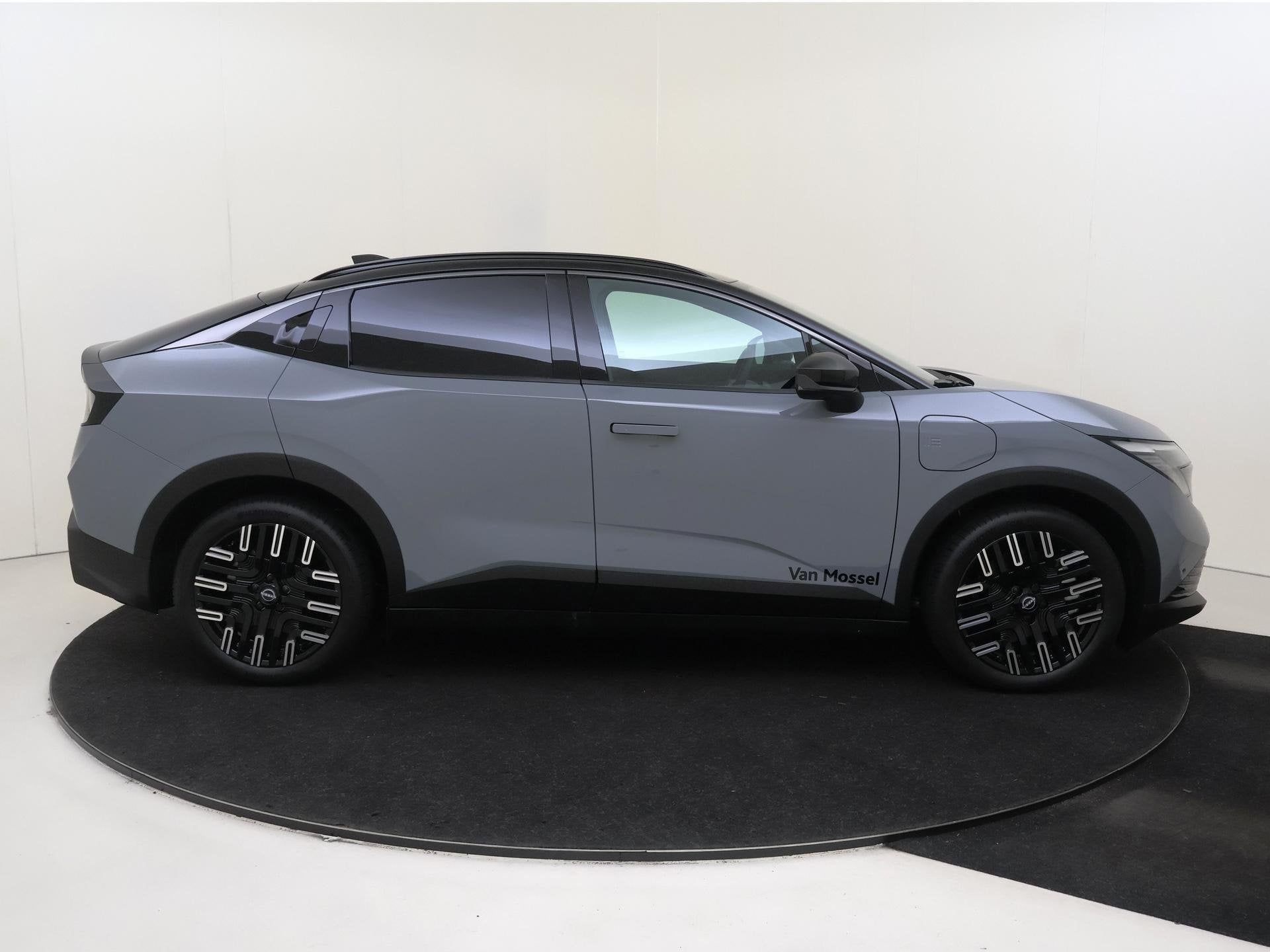 Nissan LEAF Evolve 52 kWh 177PK | BOSE Audio | Panoramadak |, 177 pk, Zilver of Grijs, 52 kWh, Kunstmatig leder
