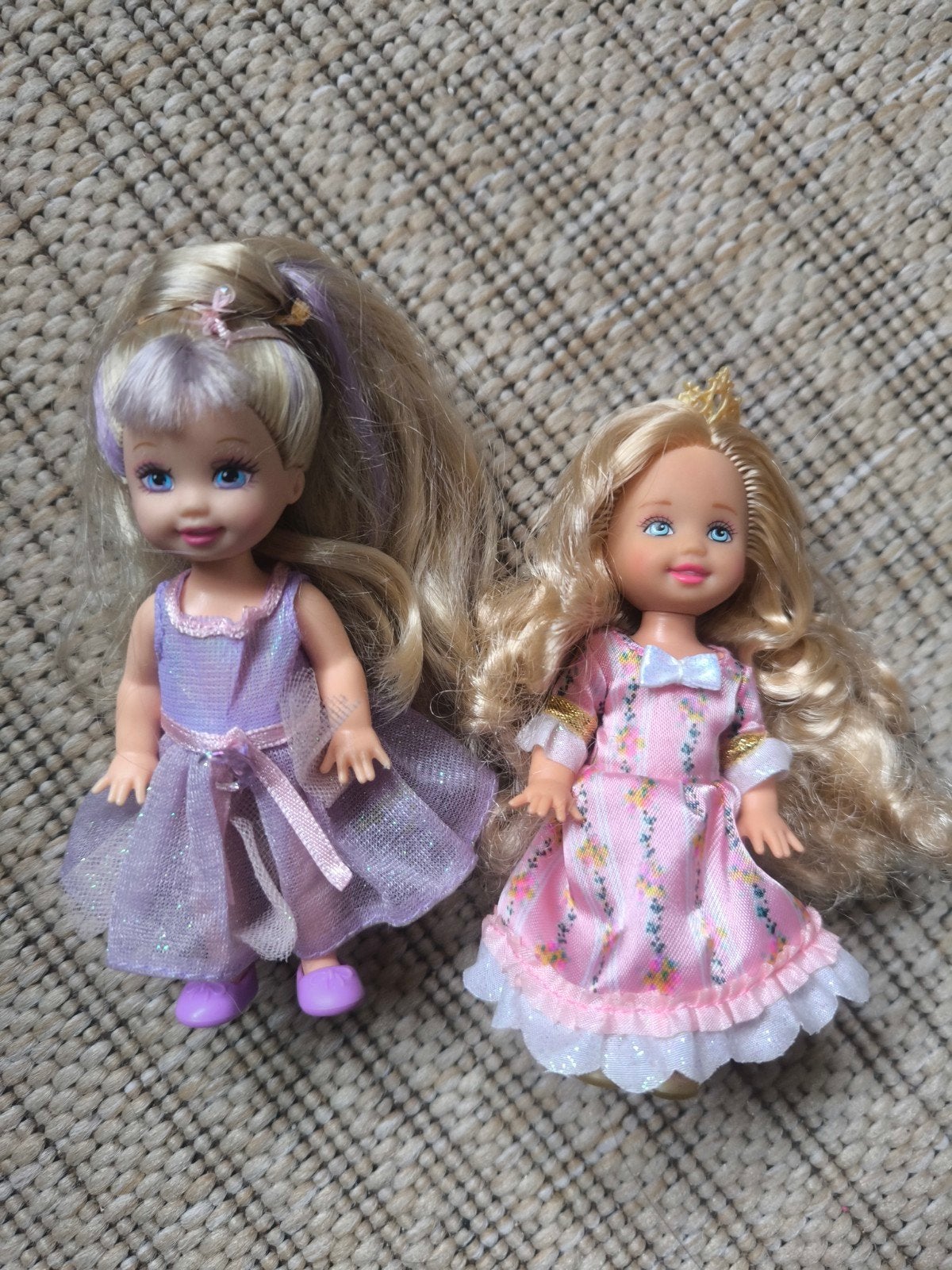 Twee Barbie dametjes van Mattel. Magic of Pegasus en Prinses, Ophalen of Verzenden, Zo goed als nieuw