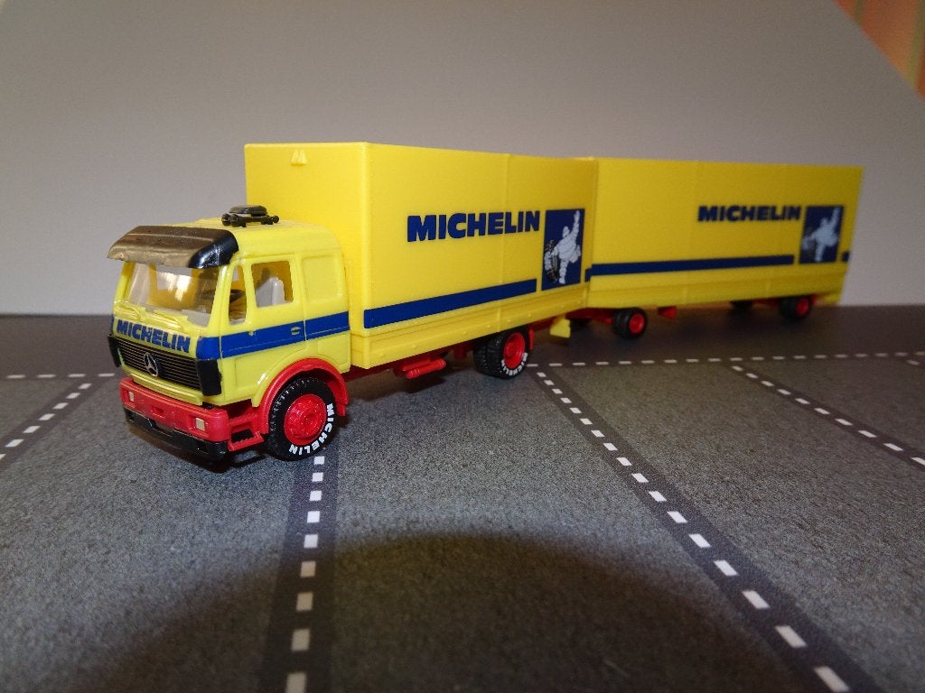 964 herpa mercedes sk combi michelin banden 1:87 truck trein, Ophalen of Verzenden, Zo goed als nieuw, Bus of Vrachtwagen, Herpa