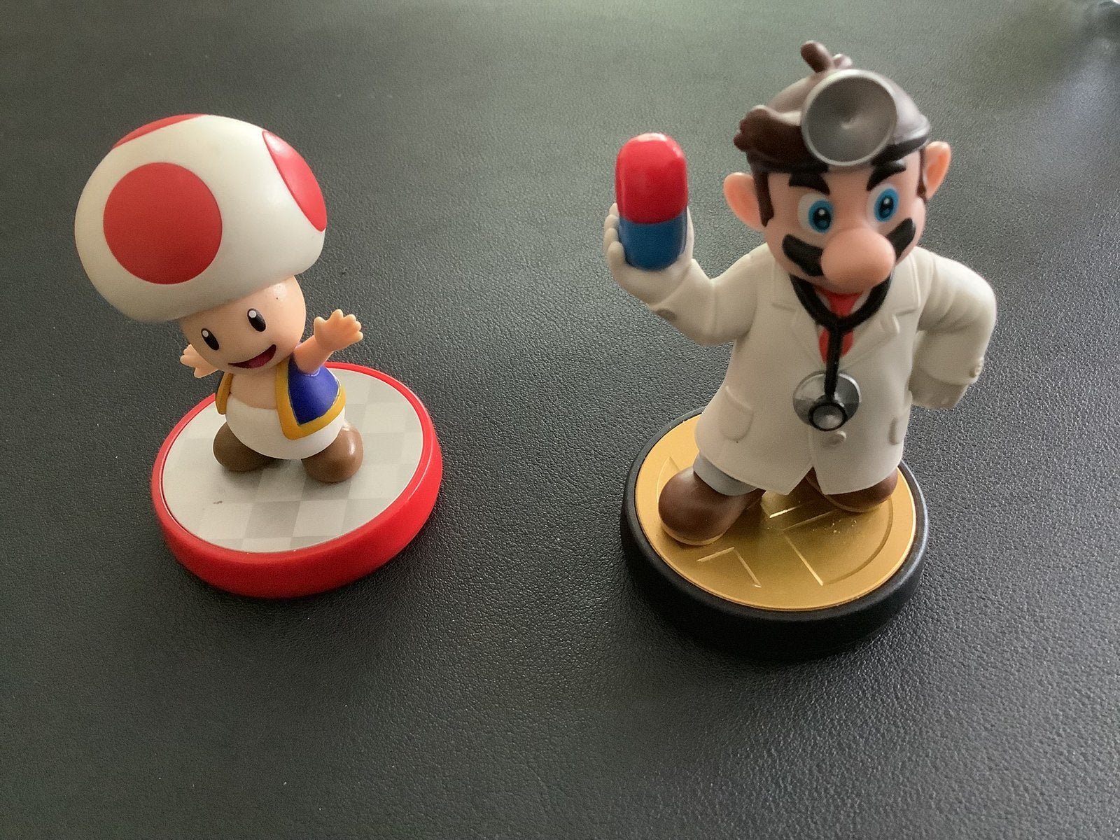 Amiibo super mario Toad of dr dokter Mario, Spelcomputers en Games, 3 spelers of meer, Ophalen of Verzenden, Zo goed als nieuw
