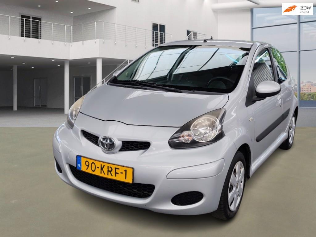 Toyota Aygo 1.0-12V Comfort, Voorwielaandrijving, 4 stoelen, 68 pk, Origineel Nederlands