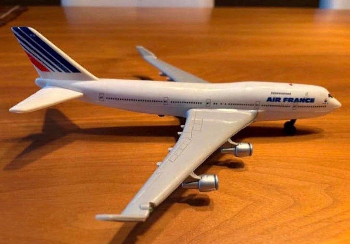 Air France Boeing 747 miniatuurvliegtuig met geluid, Ophalen of Verzenden, Gebruikt, Schaalmodel
