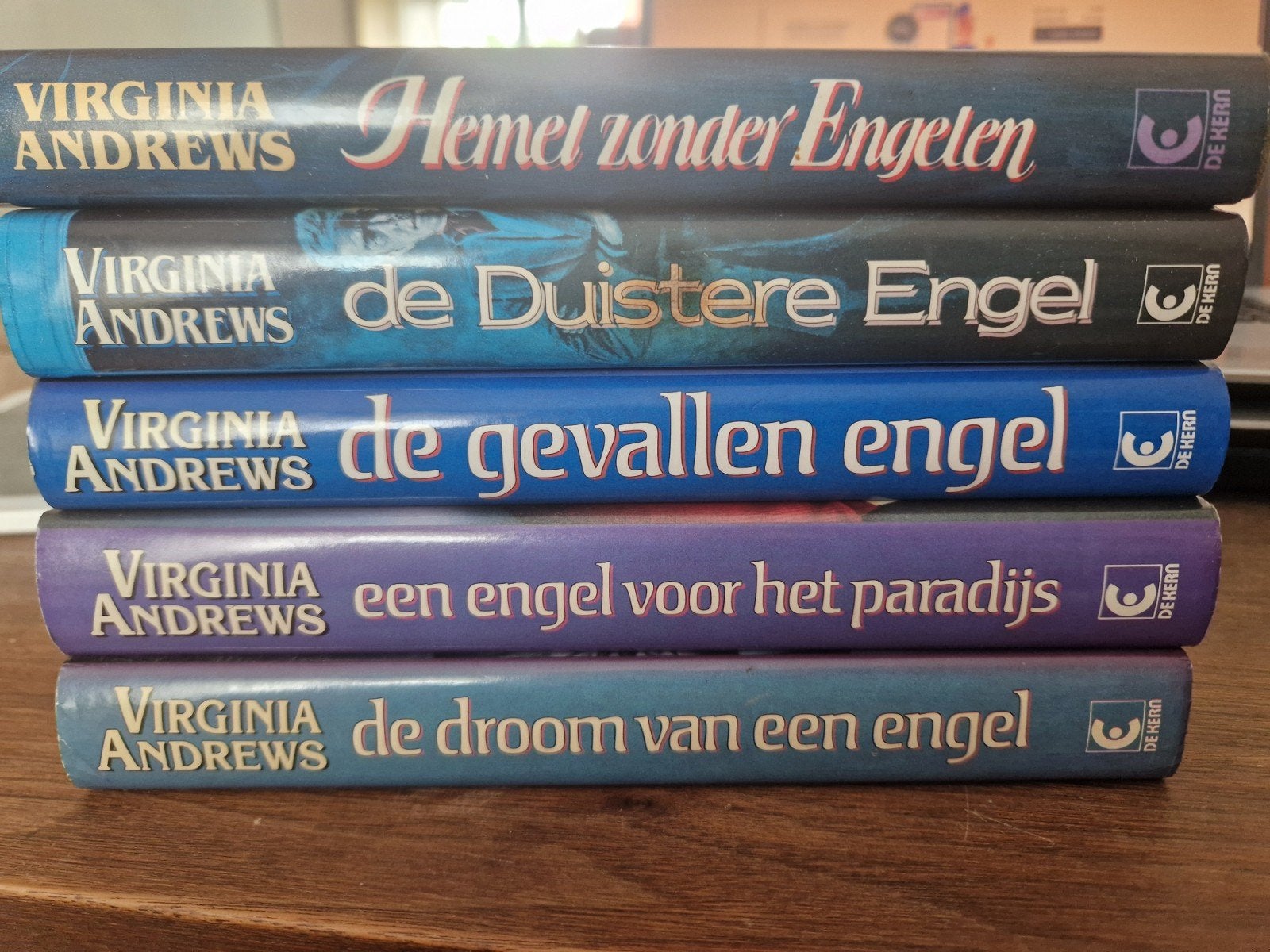 Virginia Andrews Engelen-serie (5 gebonden boeken), Boeken, Ophalen of Verzenden, Gelezen, Virginia Andrews, Nederland