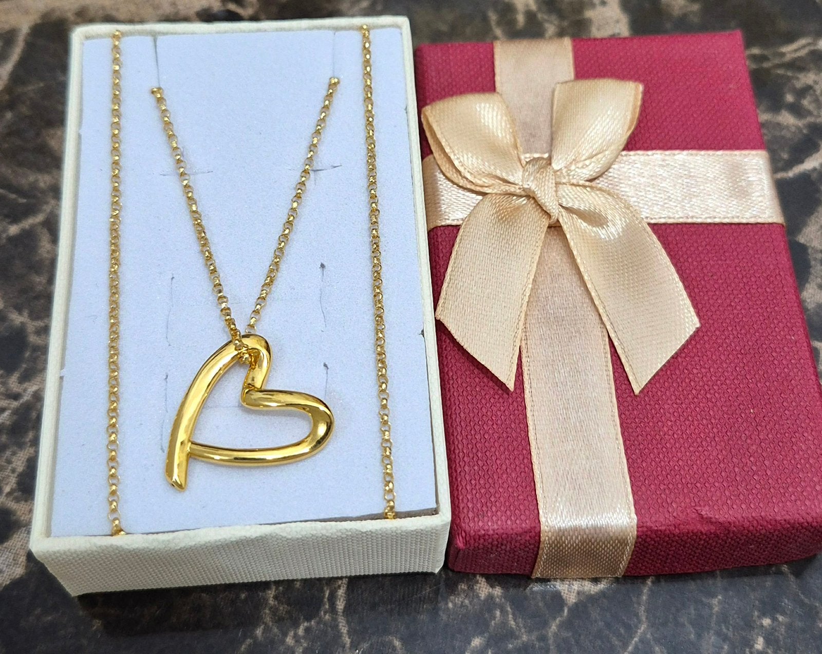New 18k saudi gold necklace, Ophalen of Verzenden, Nieuw, Goud, Goud