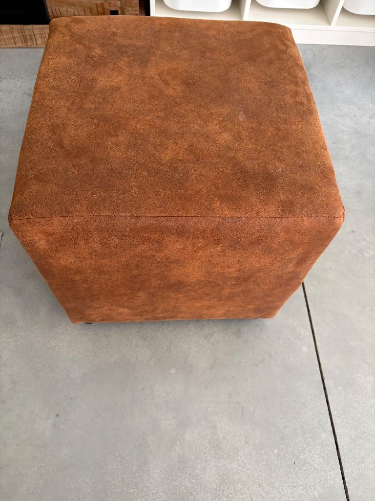 Poef cognac, Huis en Inrichting, Banken | Voetenbanken en Poefen, Ophalen, Minder dan 50 cm, Vierkant, Minder dan 50 cm