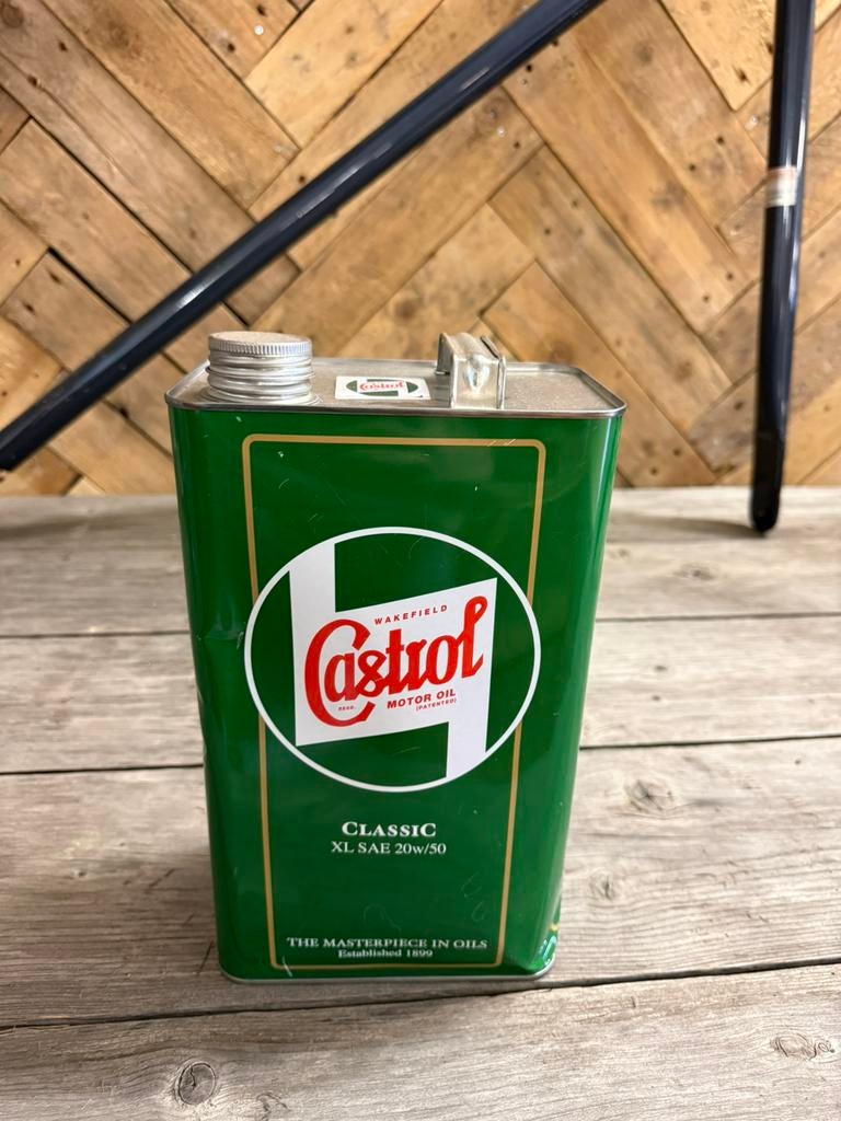 Olie blik castrol olie mancave decoratie, Verzamelen, Ophalen, Zo goed als nieuw, Verpakking