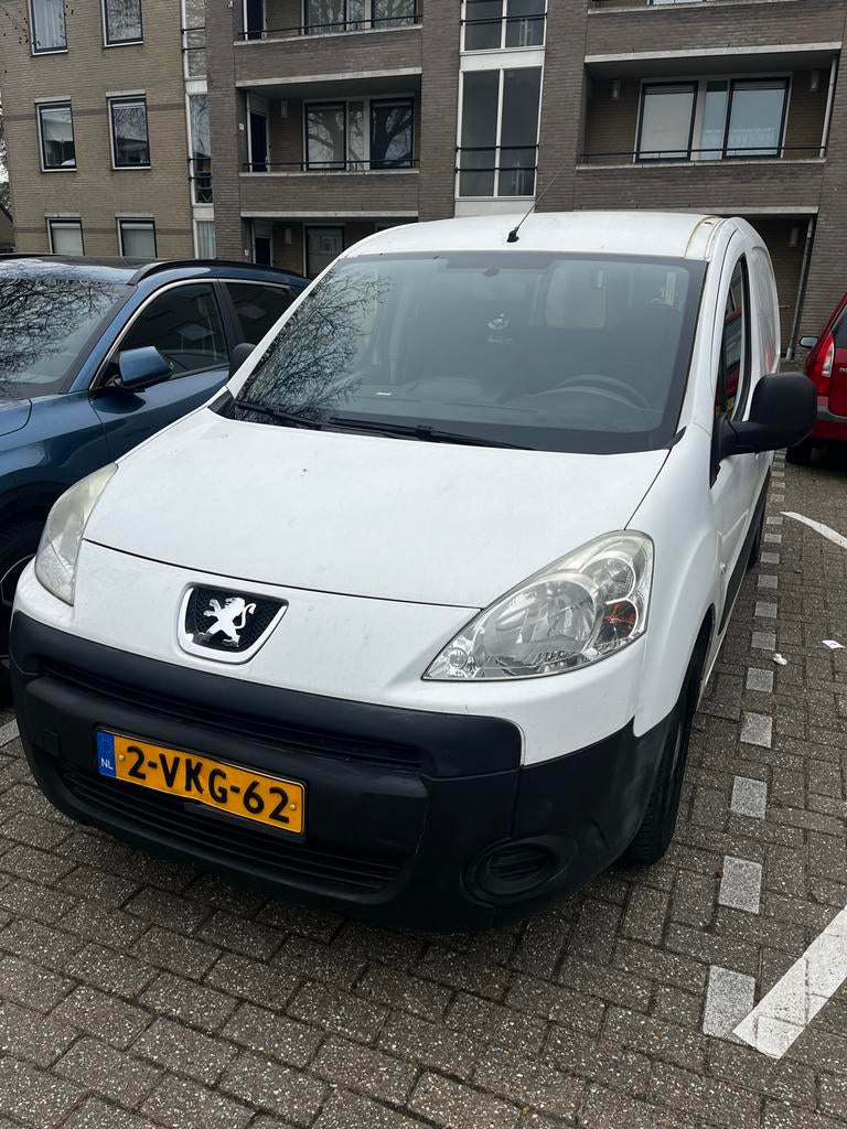 Peugeot Partner 1.6 EURO 5 Hdif 66KW 120 L1 2PL 2010, Voorwielaandrijving, Euro 5, 4 cilinders, Wit