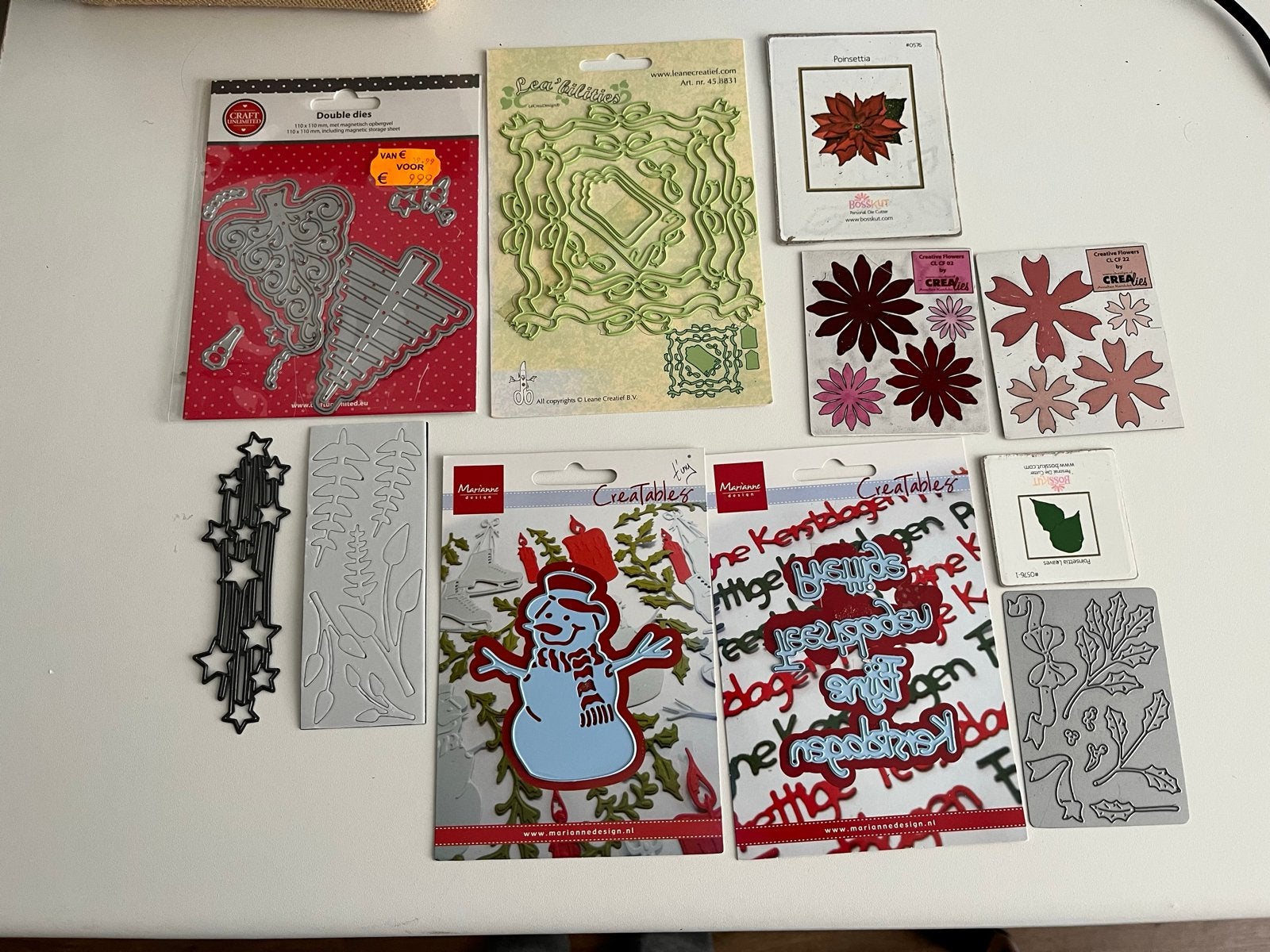 Diverse snijmallen voor kerst en bloemen, Geschikt voor snijden, Gebruikt, Gereedschap of Toebehoren, Meerkleurig
