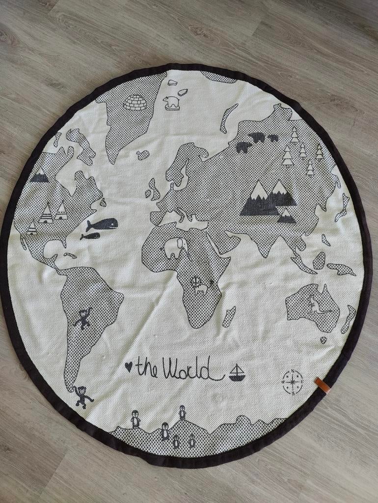 Rond vloerkleed wereldkaart 130x125cm, Ophalen, Gebruikt, Grijs, Rond