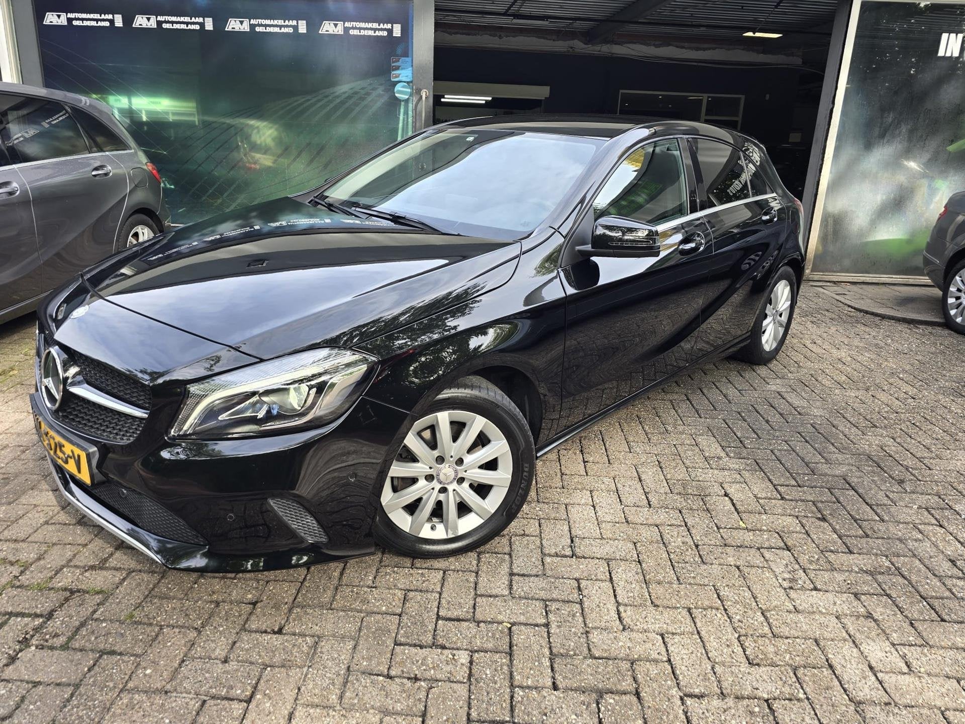 Mercedes-Benz A-klasse 160 Ambition |3/6 OF 12 MND GARANTIE, Auto's, Voorwielaandrijving, Gebruikt, Euro 6, 4 cilinders