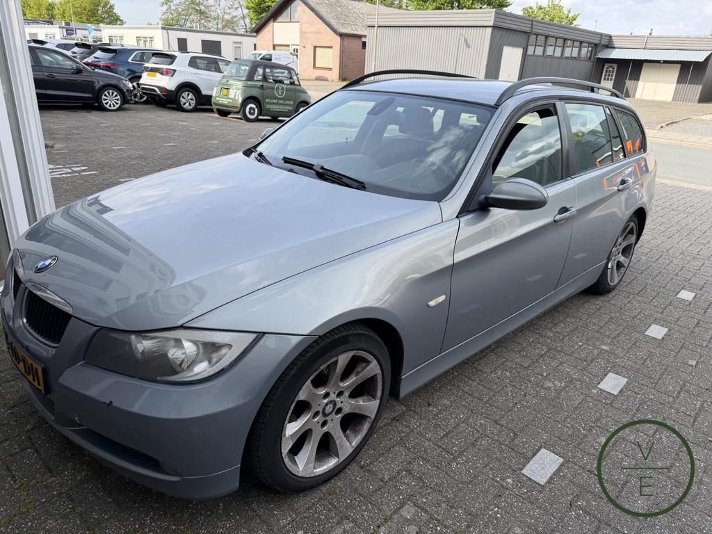 BMW 3-serie Touring 320i High Executive |, 13 km/l, Zwart, 4 cilinders, 150 pk