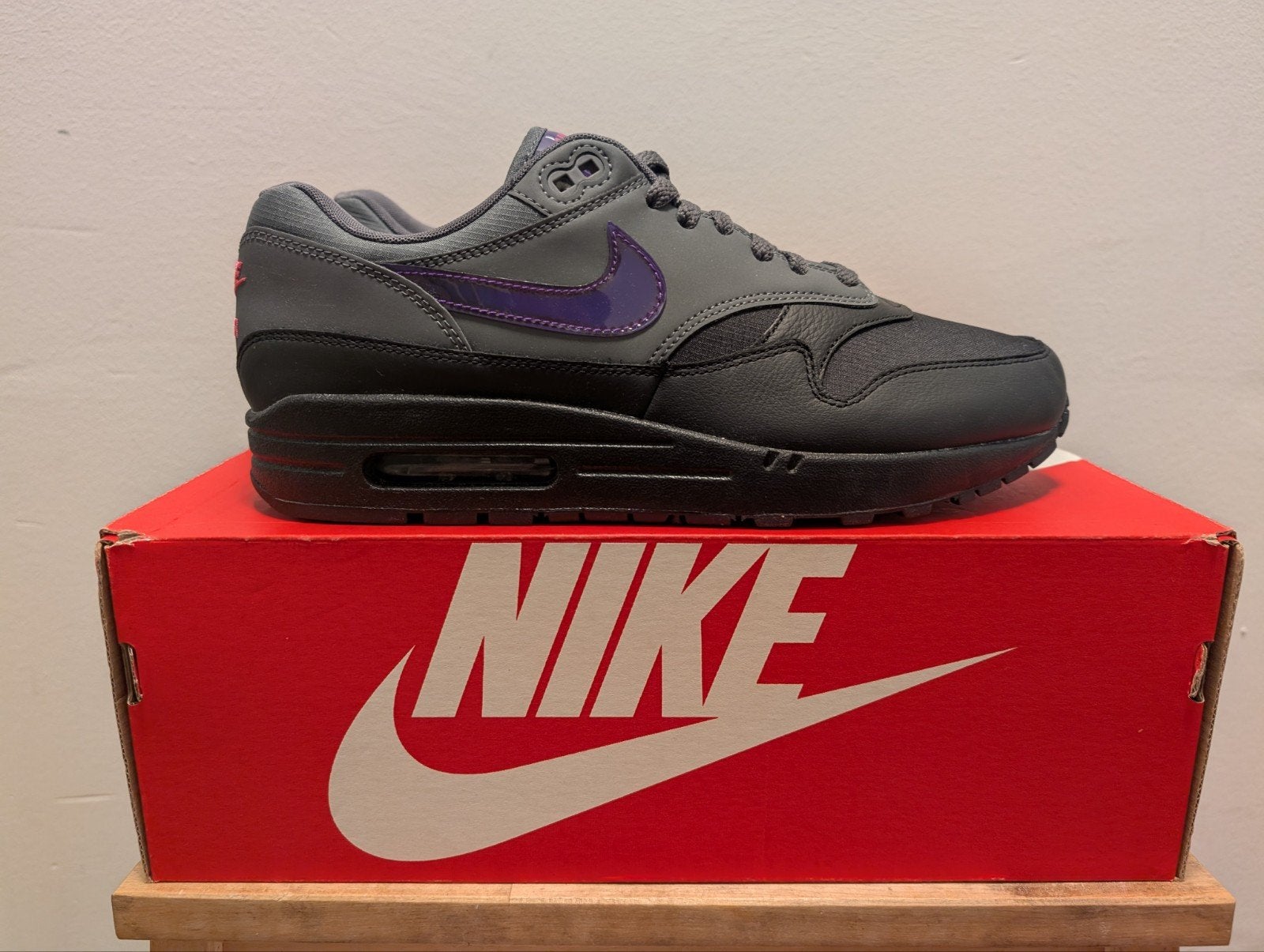 Nike Air Max 1 Ripstop Dark Grey, Kleding | Heren, Schoenen, Nike air max, Overige kleuren, Nieuw, Ophalen of Verzenden