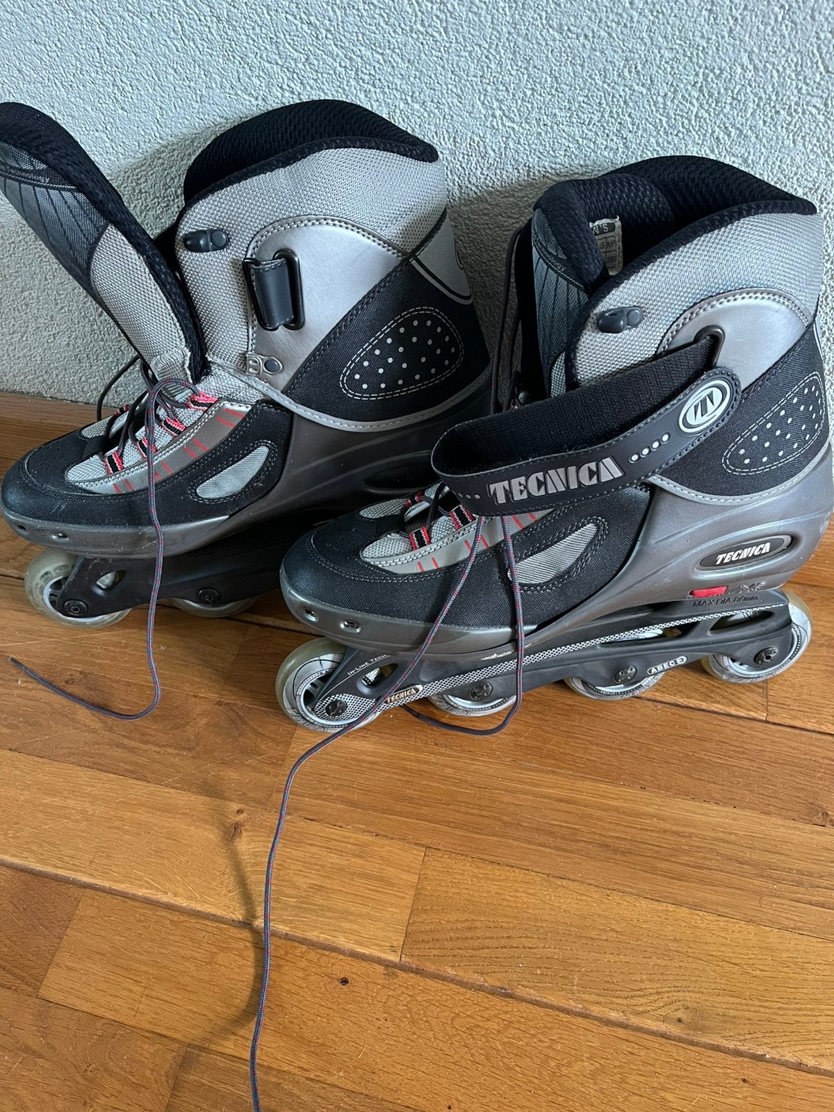 In line skates maat 44.5 (mt10) tecnica, Sport en Fitness, Skeelers, Ophalen, Zo goed als nieuw