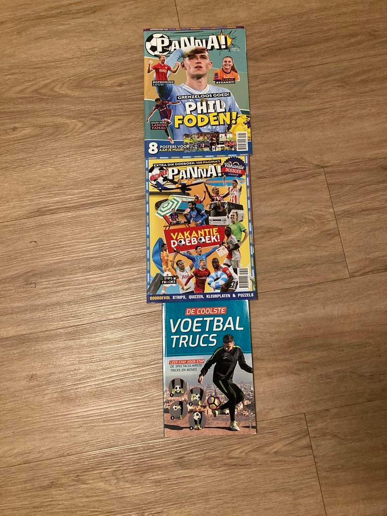 Voetbalboeken, Ophalen of Verzenden, Zo goed als nieuw