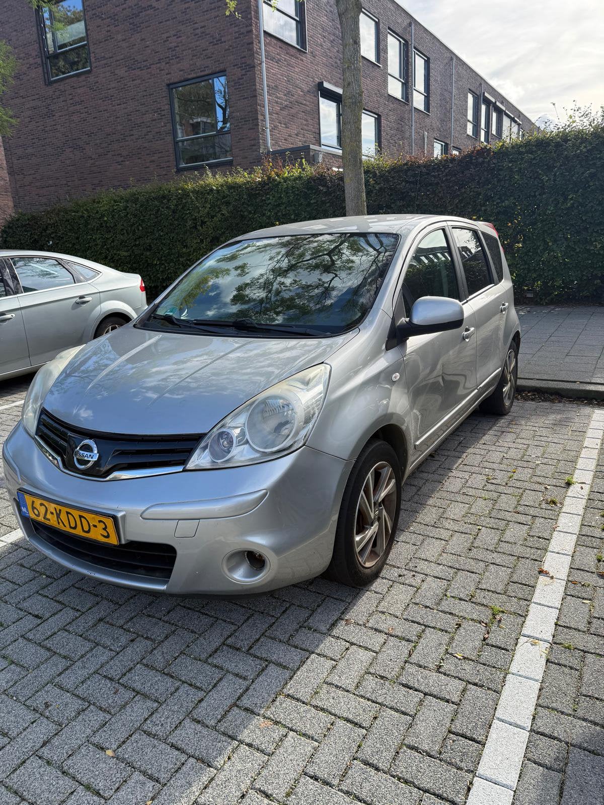 Nissan Note 1.6 16V 2009 Grijs, Voorwielaandrijving, 15 km/l, 4 cilinders, 49 €/maand
