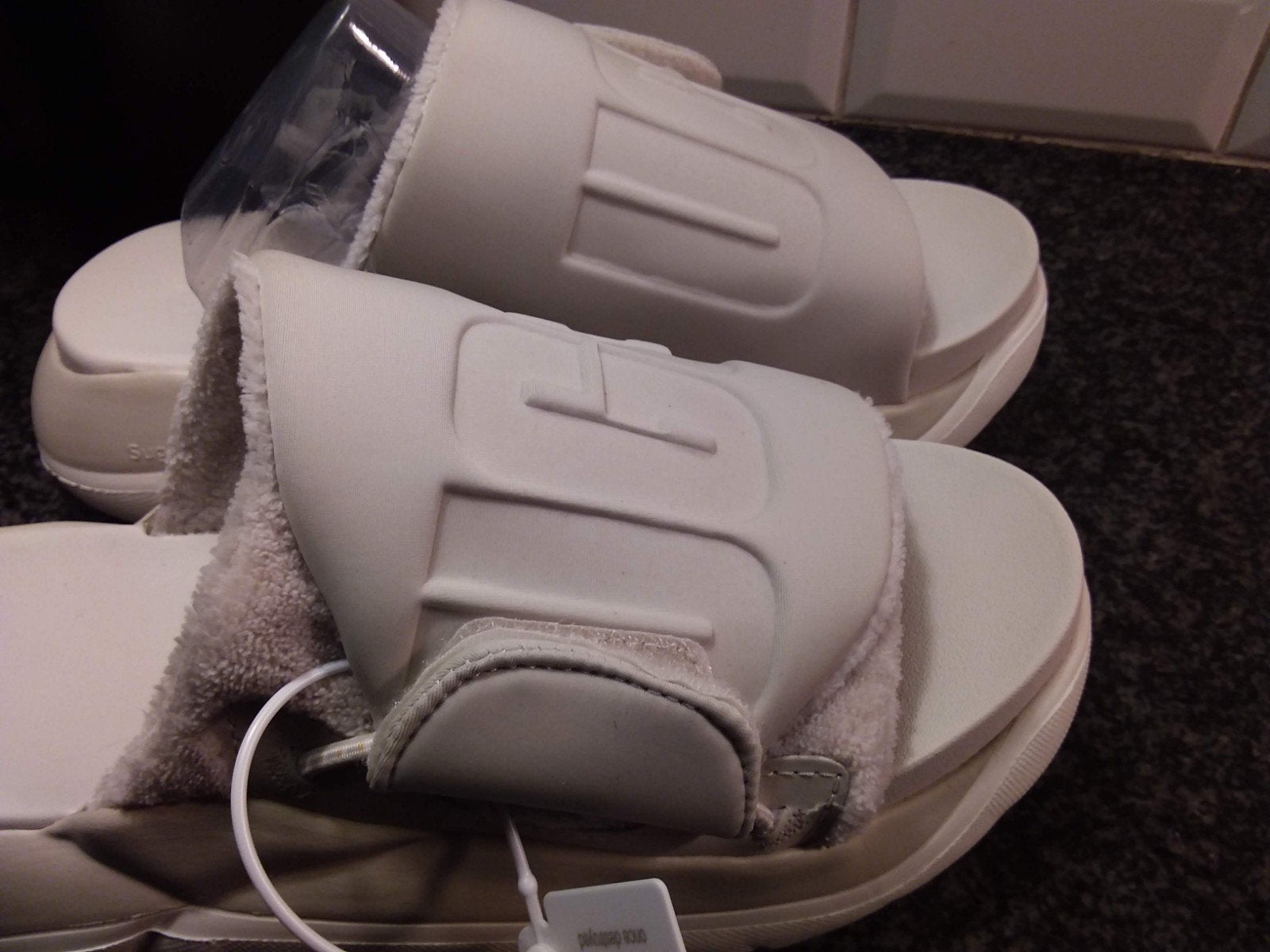 Ugg la alto slide. Maat 40. NIEUW, Ophalen of Verzenden, Nieuw, Bruin
