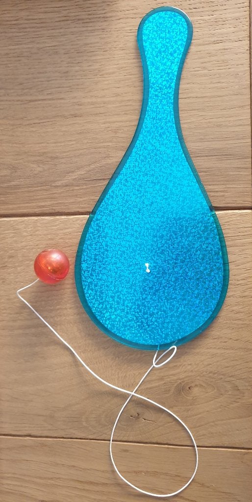 Balspel met lichtje aan lijntje + balletje fijn buitenspelen, Ophalen of Verzenden