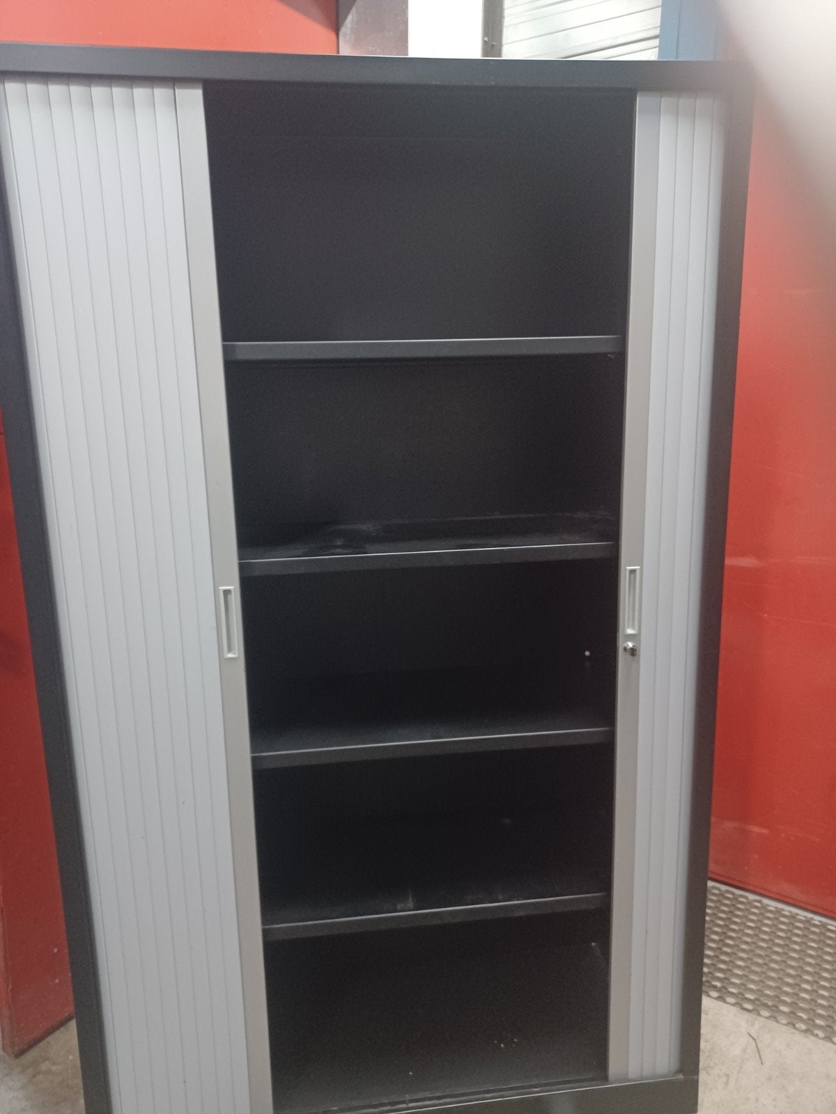 Roldeurkast Dossierkast 200 cm hoog 120 cm breed, Ophalen