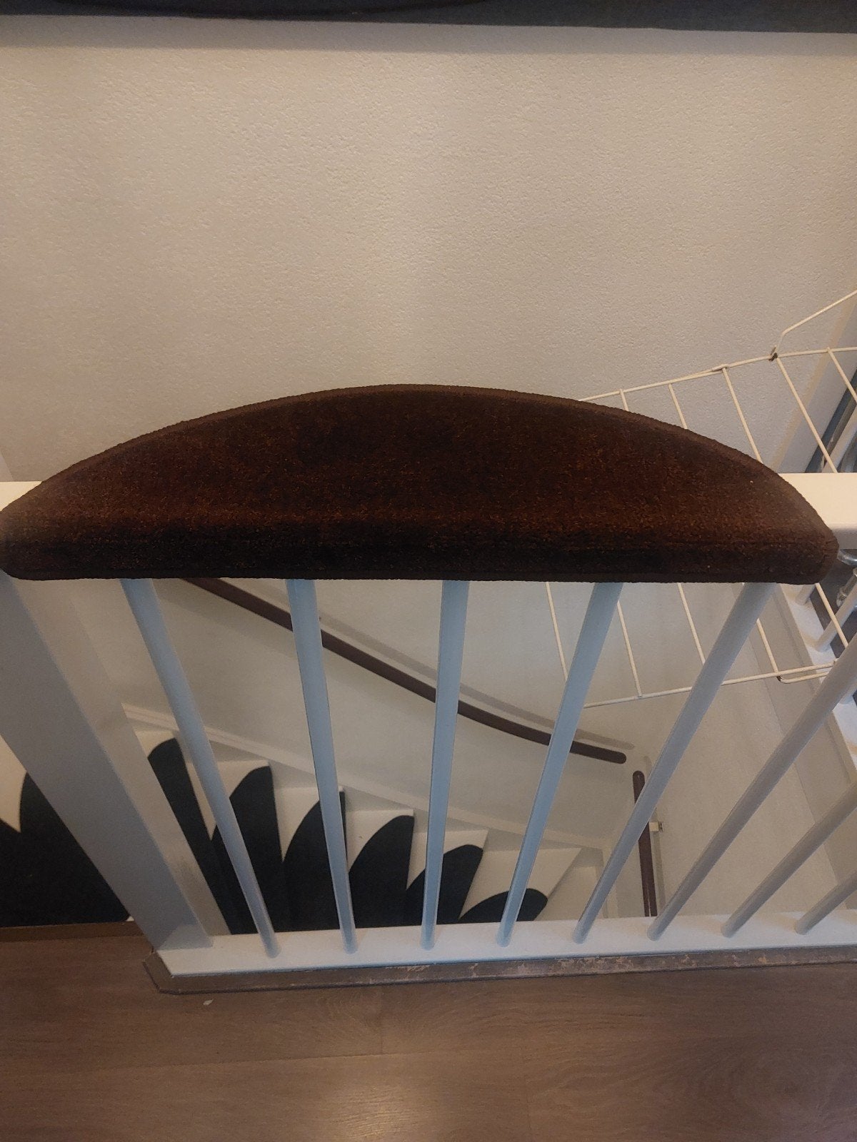 Nieuwe donkerbruine traploper, halve maan, Glamourstep 166 B, Minder dan 50 cm, 50 tot 100 cm, Bruin, Nieuw