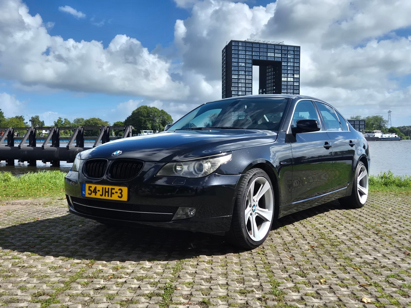 BMW 5-Serie 2.5 I 523 AUT 2009 Zwart, Achterwielaandrijving, 1800 kg, Zwart, Bruin