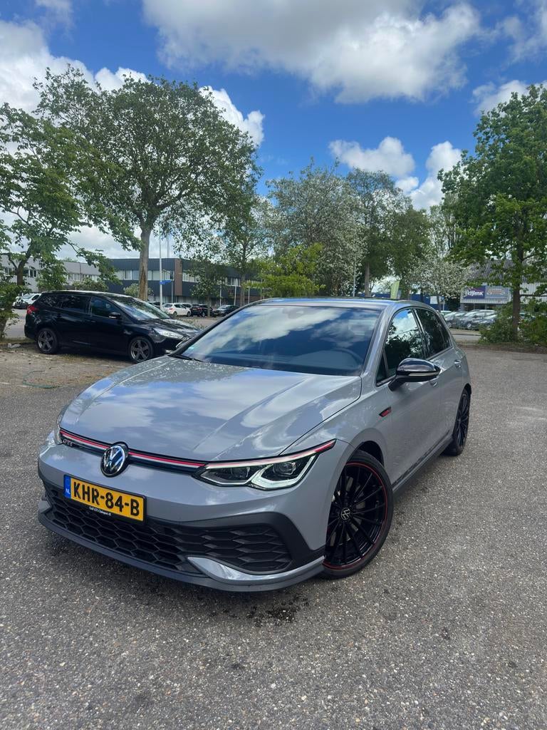 Volkswagen Golf 8 CLUBSPORT/ 45 YAHRE/AKRA/NARDO/IQ LIGHT, Auto's, Zwart, 4 cilinders, 1984 cc, Alcantara