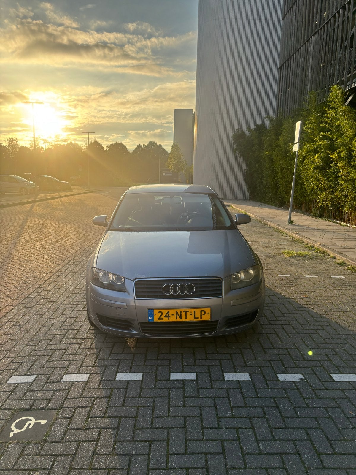 Audi A3 1.6 75KW 3D 2004 Grijs, Auto's, Voorwielaandrijving, 4 cilinders, 1200 kg, Particulier