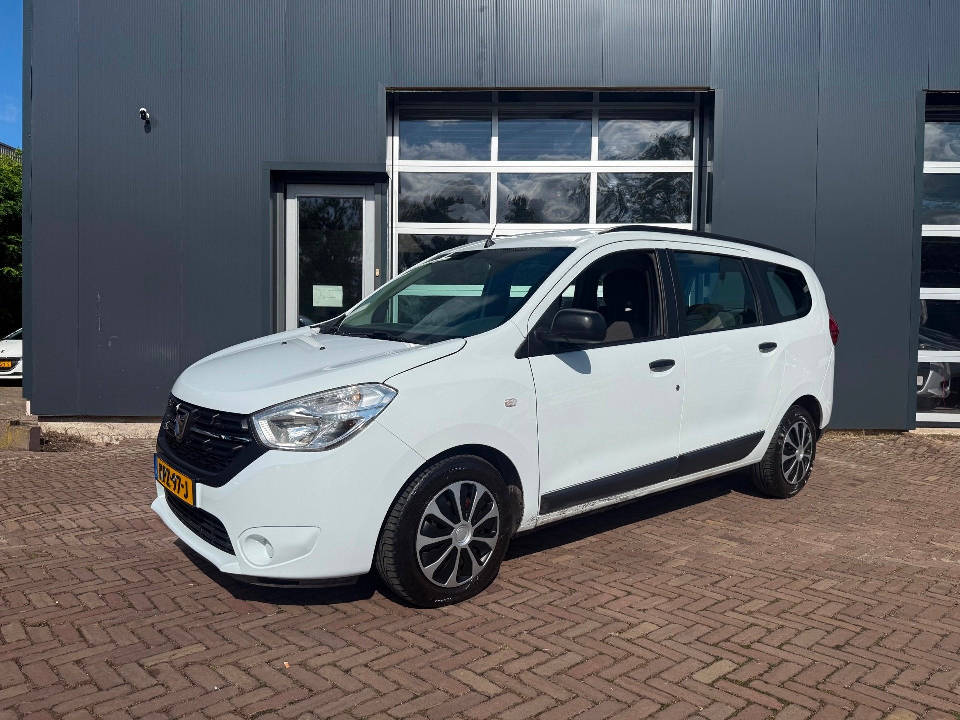 Dacia LODGY 1.3 TCe Comfort 5p., Auto's, Voorwielaandrijving, Emergency brake assist, Gebruikt, 4 cilinders
