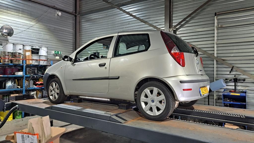 Een betrouwbare en zuinige auto. Fiat punto 2005, Ophalen, Fiat