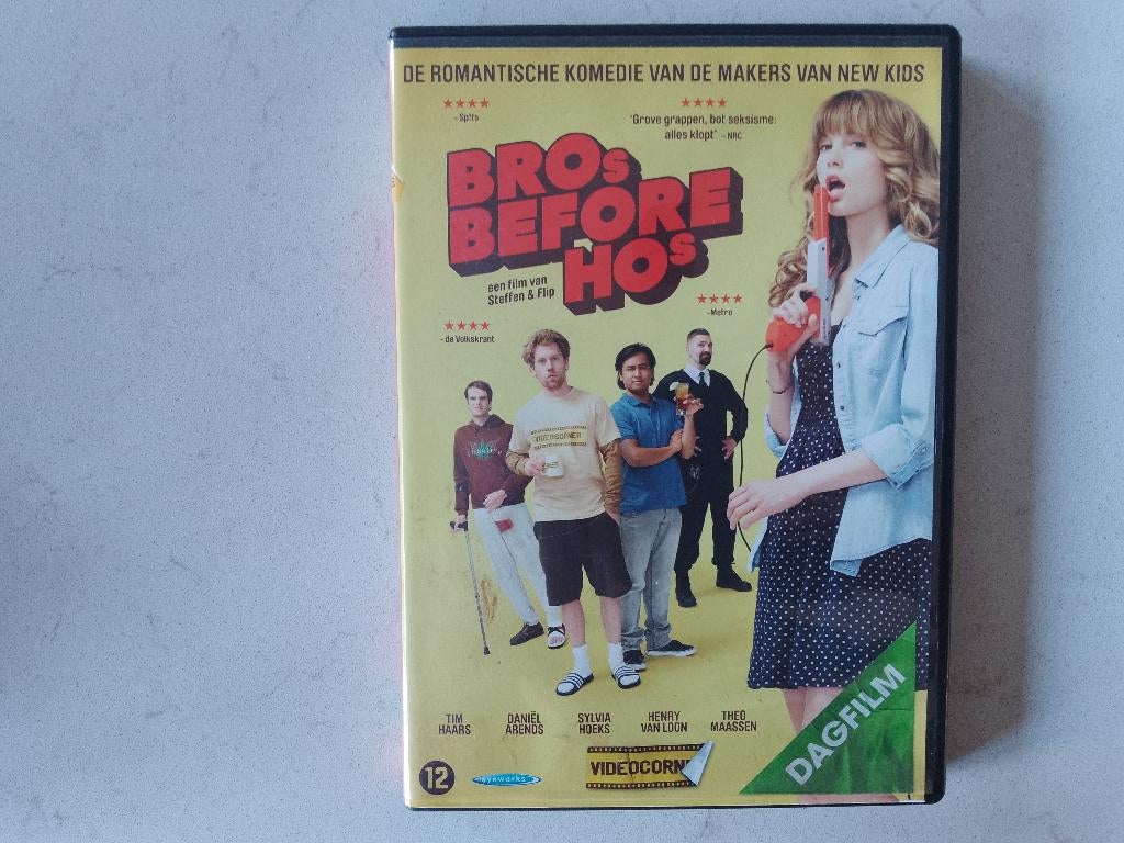 Bro's before ho's - Steffen Haars, Vanaf 12 jaar, Ophalen of Verzenden, Zo goed als nieuw, Komedie