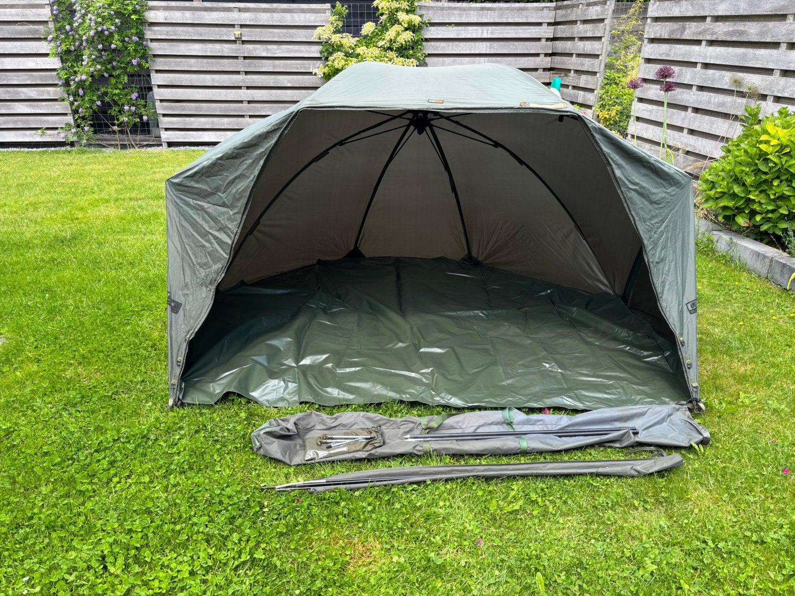 Fox supa brolly tent / oval incl grondzeil, Watersport en Boten, Hengelsport | Karpervissen, Ophalen of Verzenden, Gebruikt, Overige typen