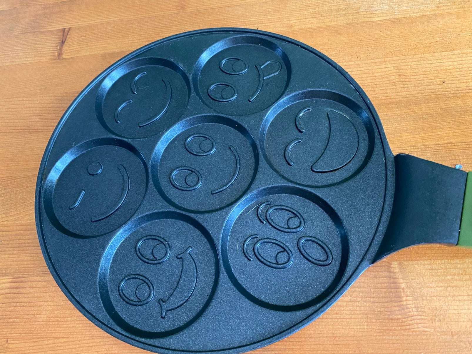 Leuks Smiley koekenpan! Voor mini pannekoeken, Verzenden, Nieuw, Overige materialen, Overige typen