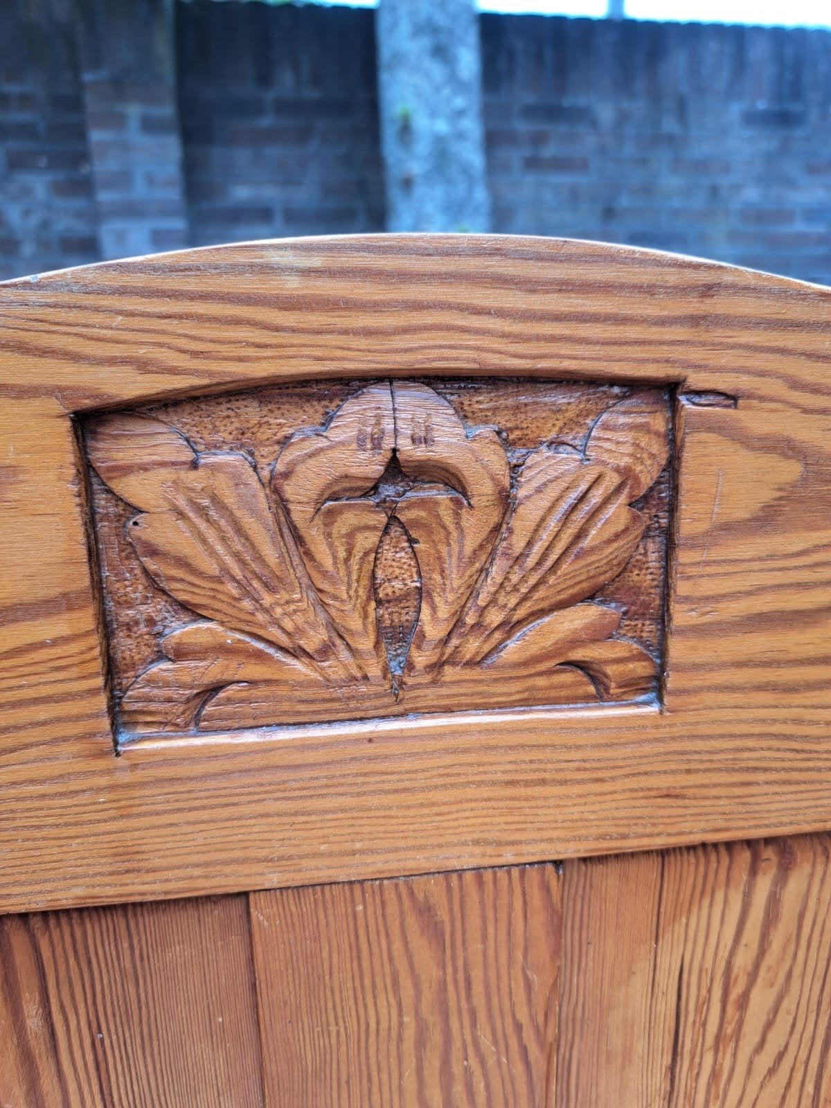 Vintage houten bed met gesneden details, Antiek en Kunst, Ophalen of Verzenden