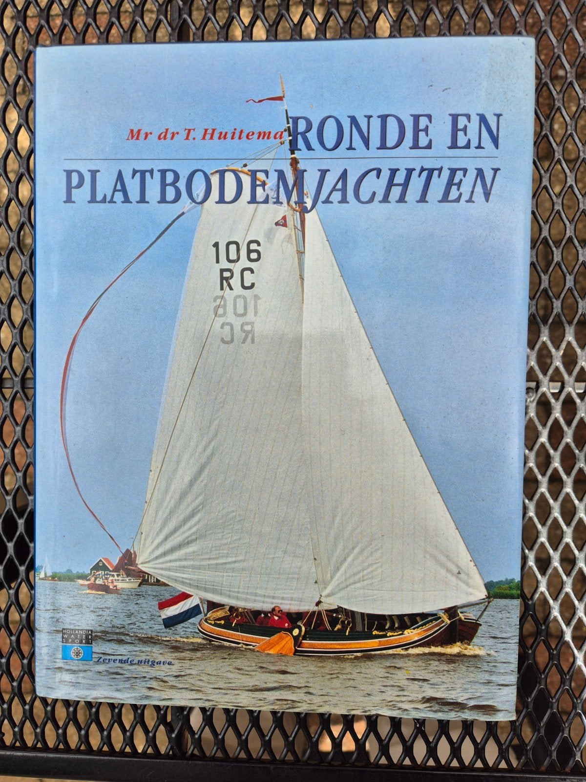 Ronde en Platbodemjachten - Mr dr T. Huitema, Ophalen of Verzenden, Gelezen, Mr dr T. Huitema, Boot