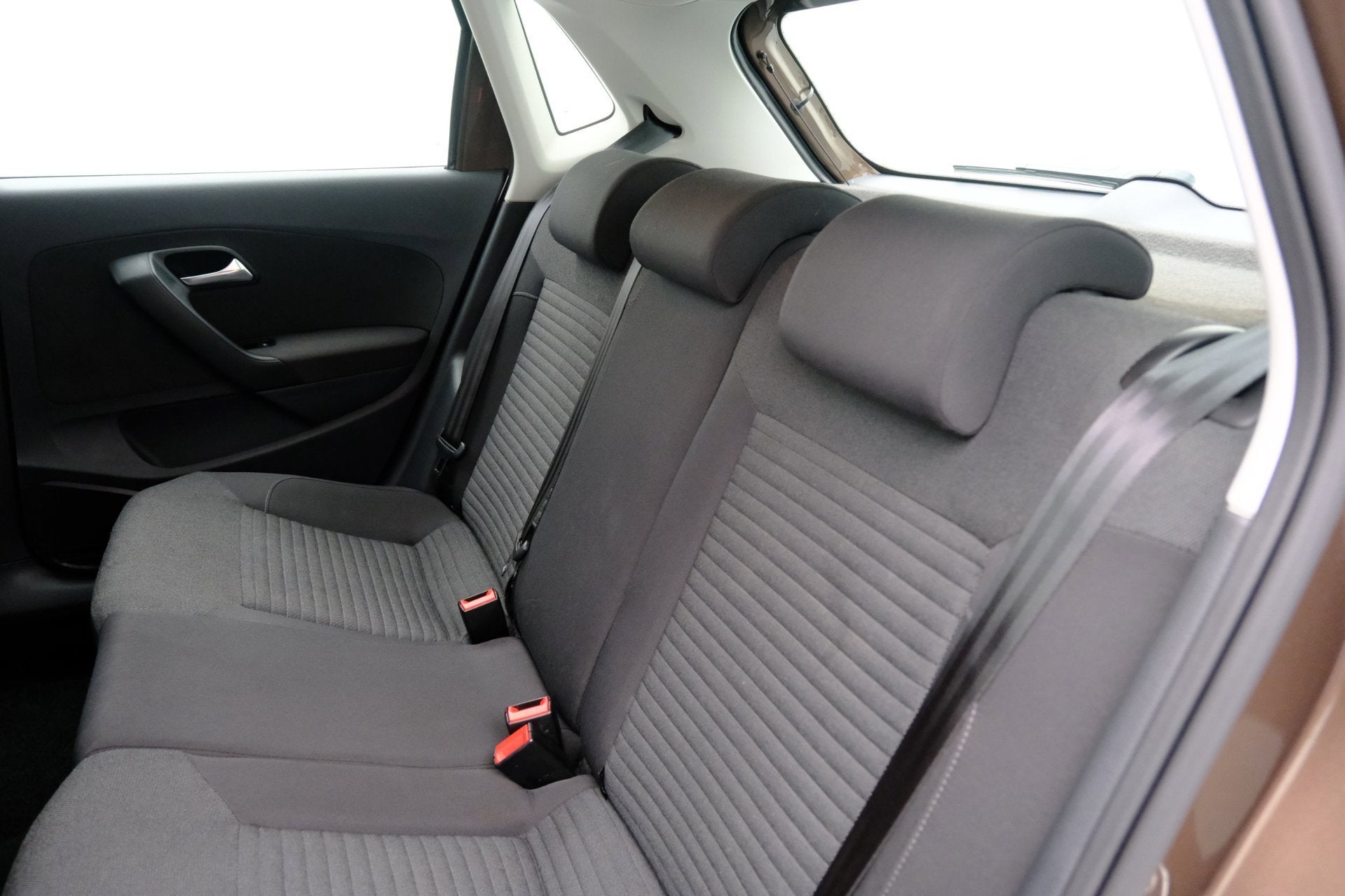 Foto 23 van Volkswagen Polo 1.2 TSI Comfortline 5-drs *63.000km!* Airco|