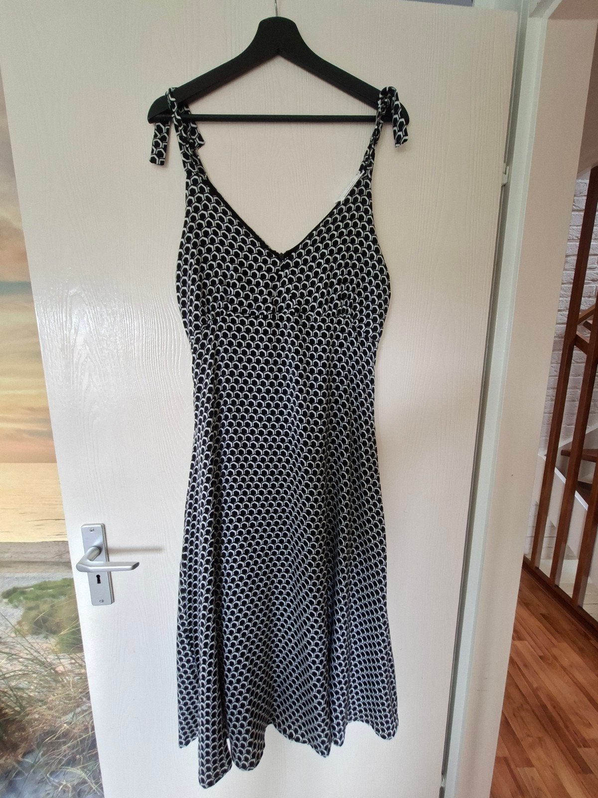 Maicazz zomerjurk maat 38 - Zwart/wit patroon, Kleding | Dames, Maat 38/40 (M), Zwart, Ophalen of Verzenden, Maicazz