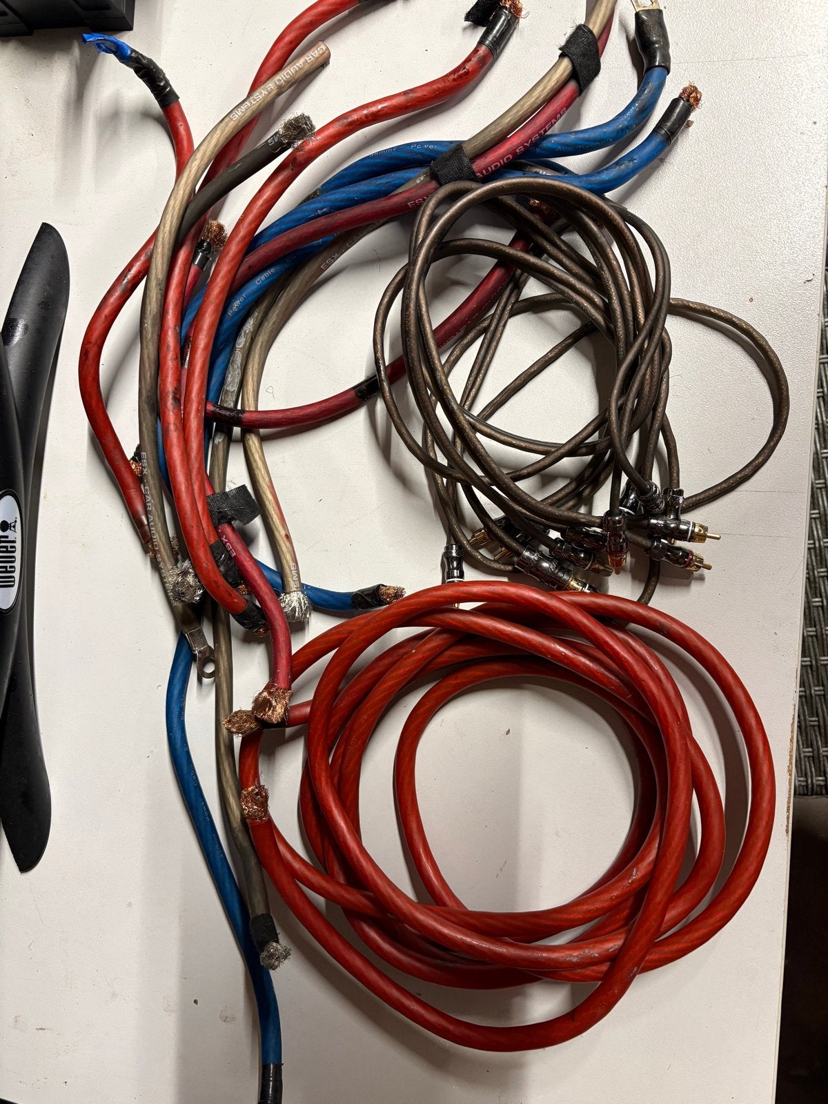 Auto audio kabels: voedingskabel 35mm2 en Focal RCA, Verzenden, Gebruikt, 2 tot 5 meter, Overige kabels