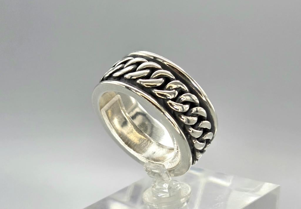 Zilveren ring met gevlochten gourmetschakel onyx. 2026/259., Sieraden, Tassen en Uiterlijk, Ringen, Nieuw, Dame of Heer, 19 tot 20