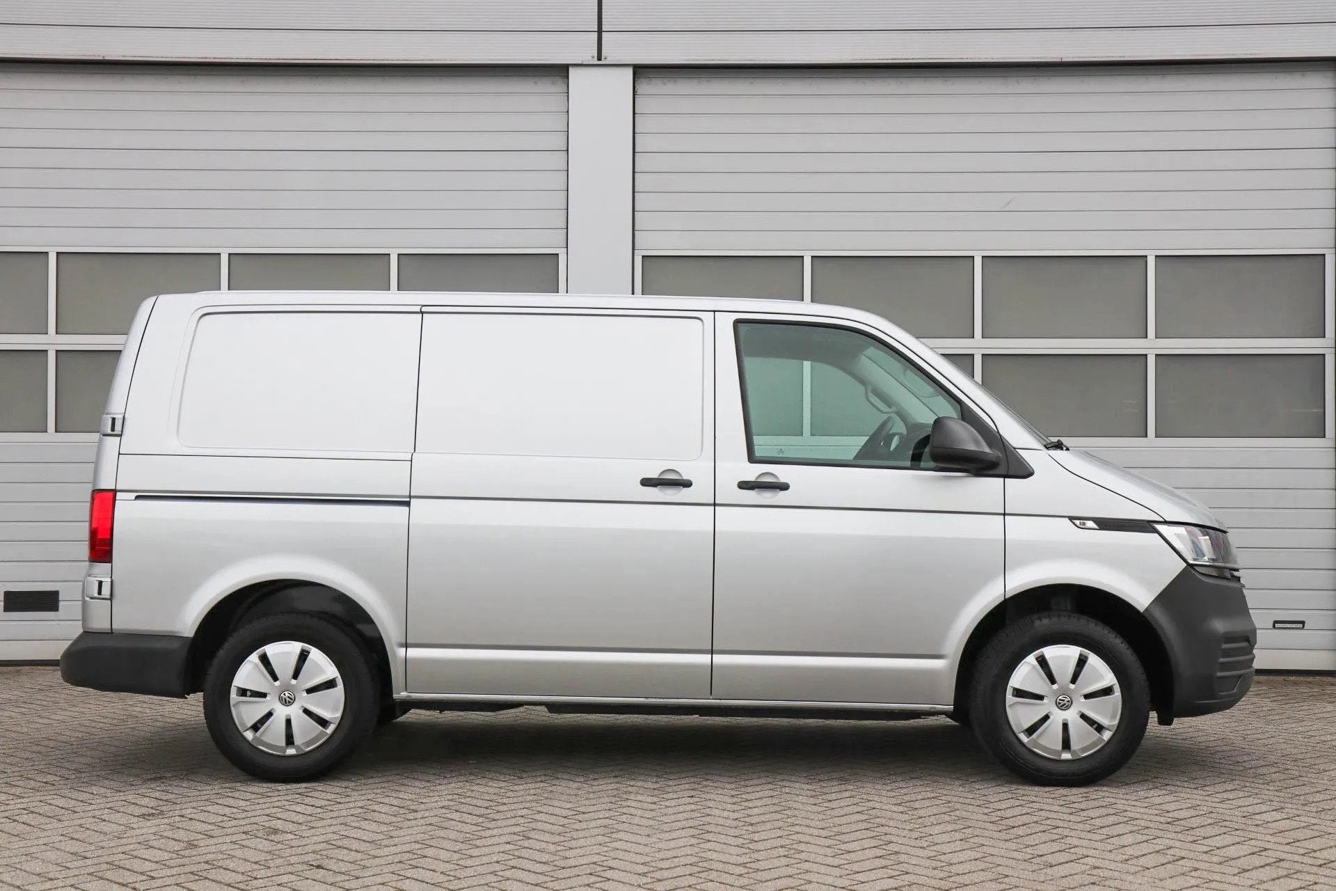 Volkswagen Transporter 2.0 TDI 90pk L1H1 26 (bj 2022), Gebruikt, Overige carrosserieën, 90 pk, 750 kg