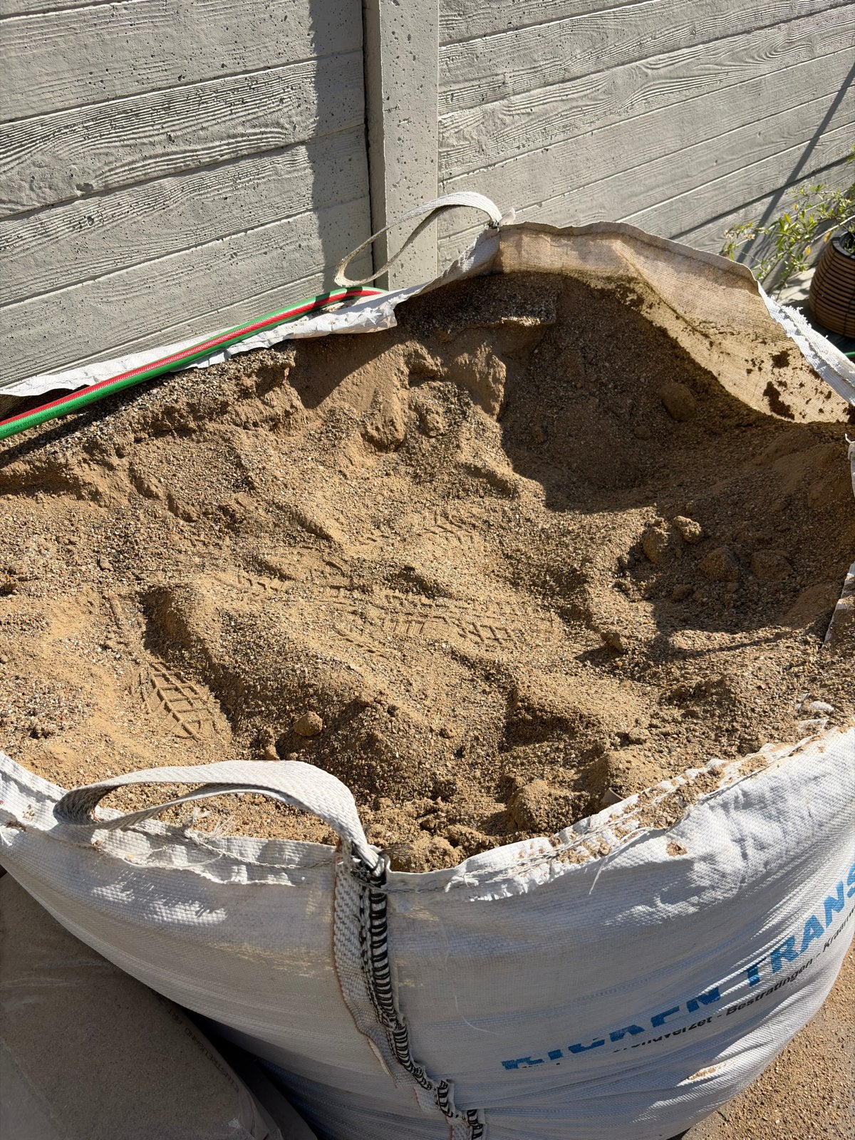 Gratis 1 kuub schoon zand in big bag brekerzand, Ophalen, Nieuw, Ophoogzand