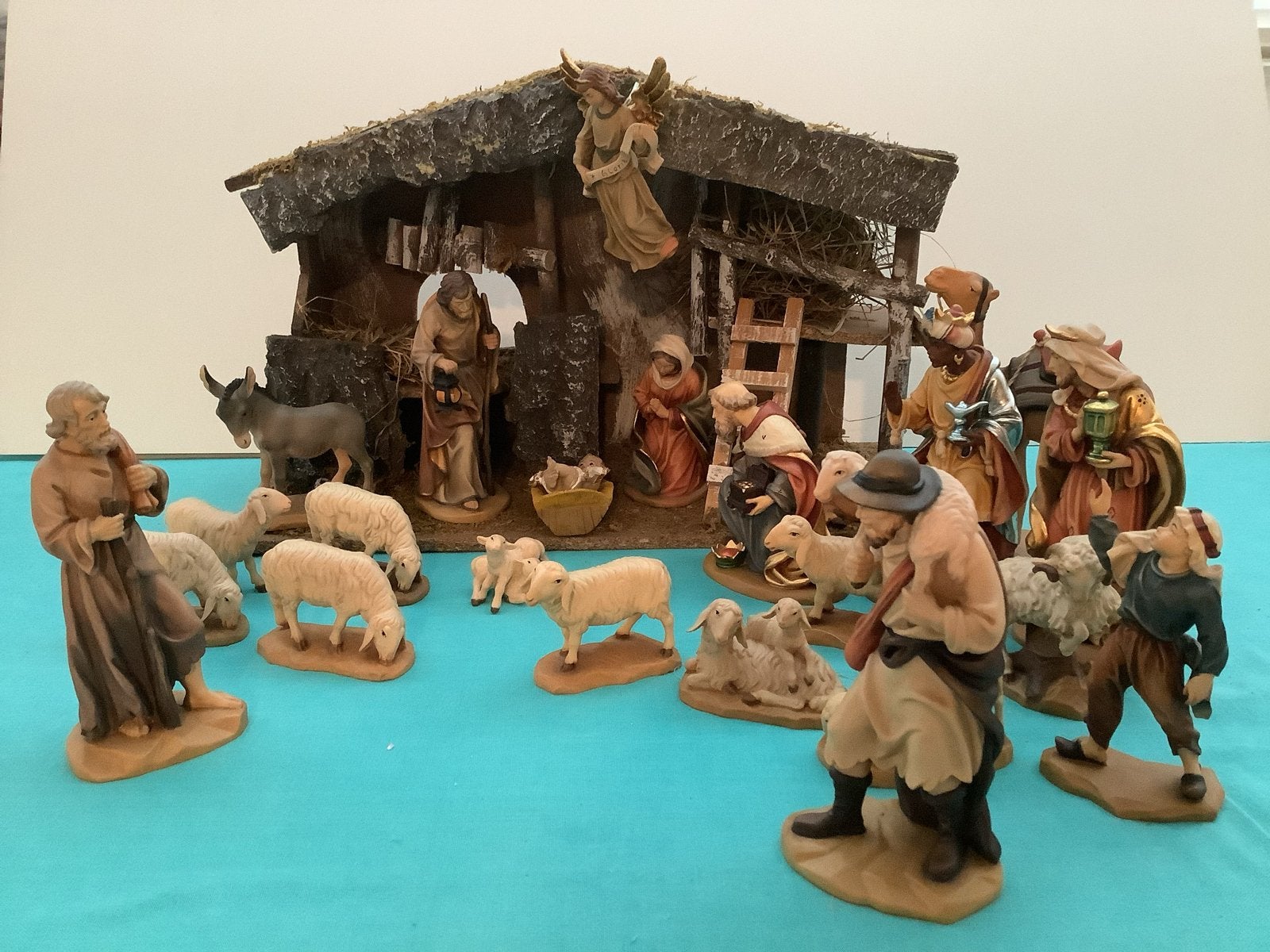Kerststal figuren - Houten beelden (18cm) - Handgeschilderd, Ophalen of Verzenden, Zo goed als nieuw, Beeldhouwkunst