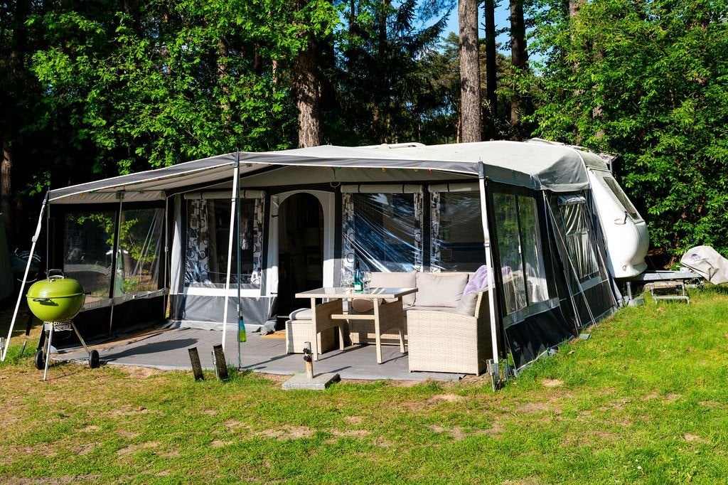 Hobby 495 Caravan (2007) + COMPLETE INVENTARIS, Caravans en Kamperen, Caravans, Vast bed, Rondzit, Hobby, 7 tot 8 meter