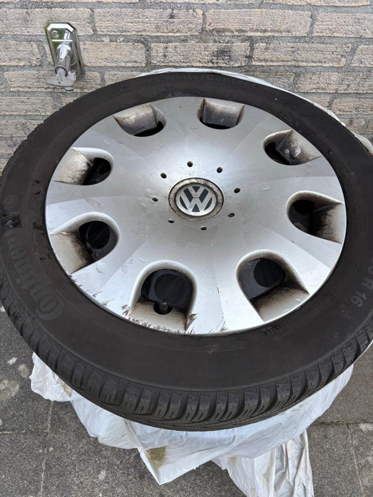 Continental winterbanden 205/55 R16 voor VW, Ophalen of Verzenden, Gebruikt