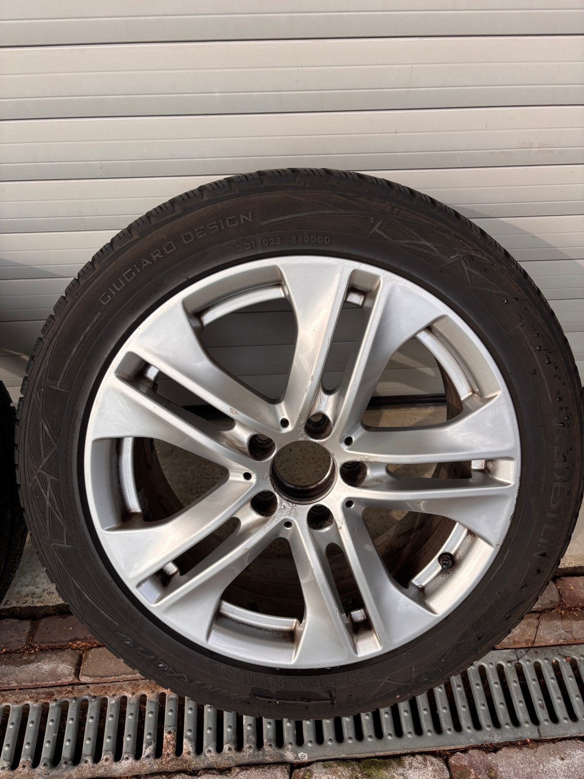 Mercedes 17 inch winterbanden, Auto-onderdelen, Banden en Velgen, 17 inch, Personenwagen, Gebruikt