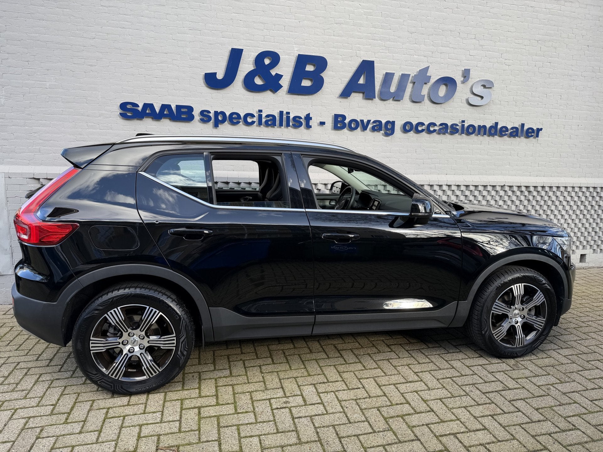 Volvo XC40 2.0 B4 Inscription Leer Stuur/stoel verwarming vo, 1969 cc, Zwart, Bedrijf, Hybride Elektrisch/Benzine