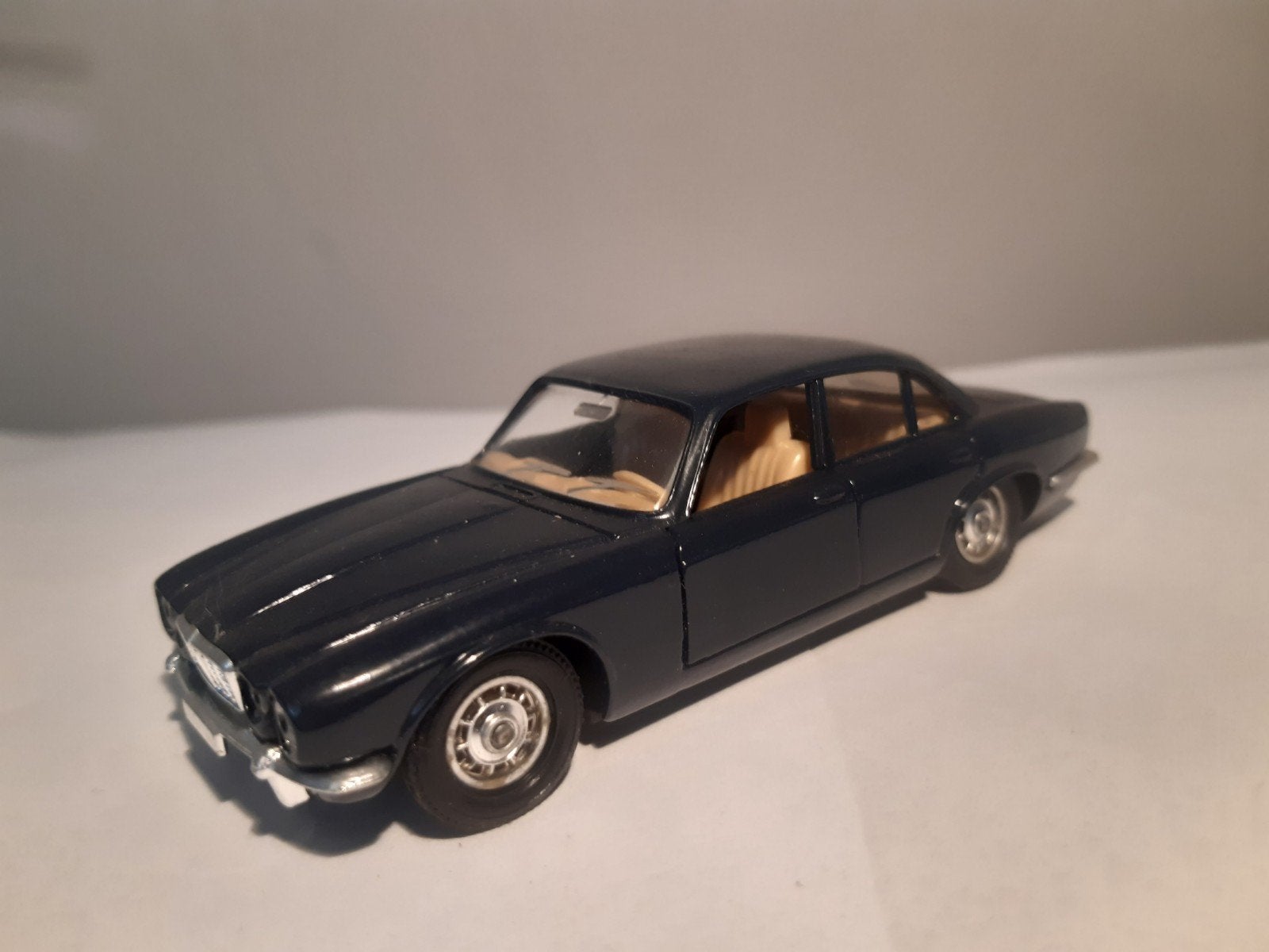 Jaguar XJ12 van Solido, Ophalen of Verzenden, Gebruikt, Auto, Dinky Toys